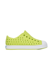 Side view of a Native Shoes Kids Jefferson Kids Footwear in Kingr/Shlwht