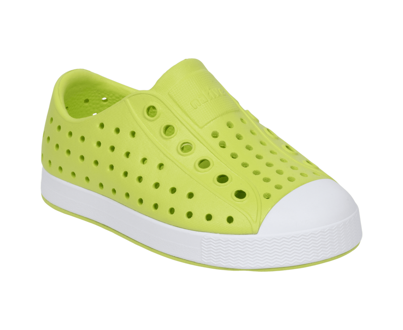Angled view of a Native Shoes Kids Jefferson Kids | Kingr/Shlwht Footwear in Kingr/Shlwht