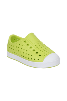Angled view of a Native Shoes Kids Jefferson Kids | Kingr/Shlwht Footwear in Kingr/Shlwht
