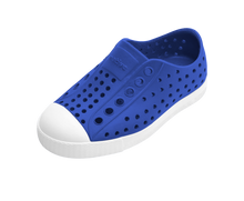 Angled view of a Native Shoes Kids Jefferson Kids | Uv Blue / Shell White Footwear in Uv Blue / Shell White