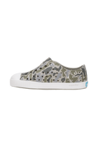 Angled view of a Native Shoes Kids Jefferson Print Kids | Slkgry/Shlwht/Vetcamo Footwear in Slkgry/Shlwht/Vetcamo