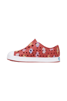 Angled view of a Native Shoes Kids Jefferson Print Kids | Rubyrd/Shlwht/Paradaisy Footwear in Rubyrd/Shlwht/Paradaisy
