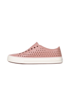 Angled view of a Native Shoes Jefferson Arc Wanderfoam | Caypnk/Whsprwht Footwear in Caypnk/Whsprwht