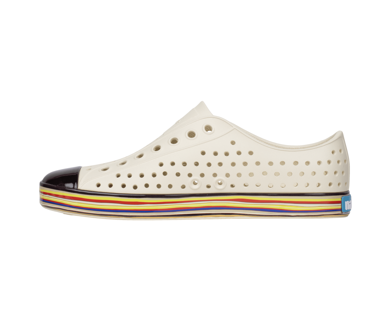 Angled view of a Native Shoes Jefferson Wanderfoam Wrp | Bnwht/Strtarnbw Footwear in Bnwht/Strtarnbw